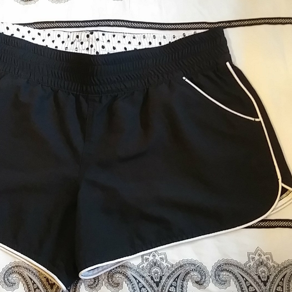 🆕 b&w athletic shorts - Picture 5 of 7